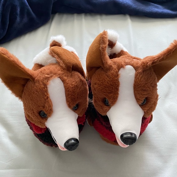 American Eagle Outffiters Corgi Slippers - Picture 5 of 9